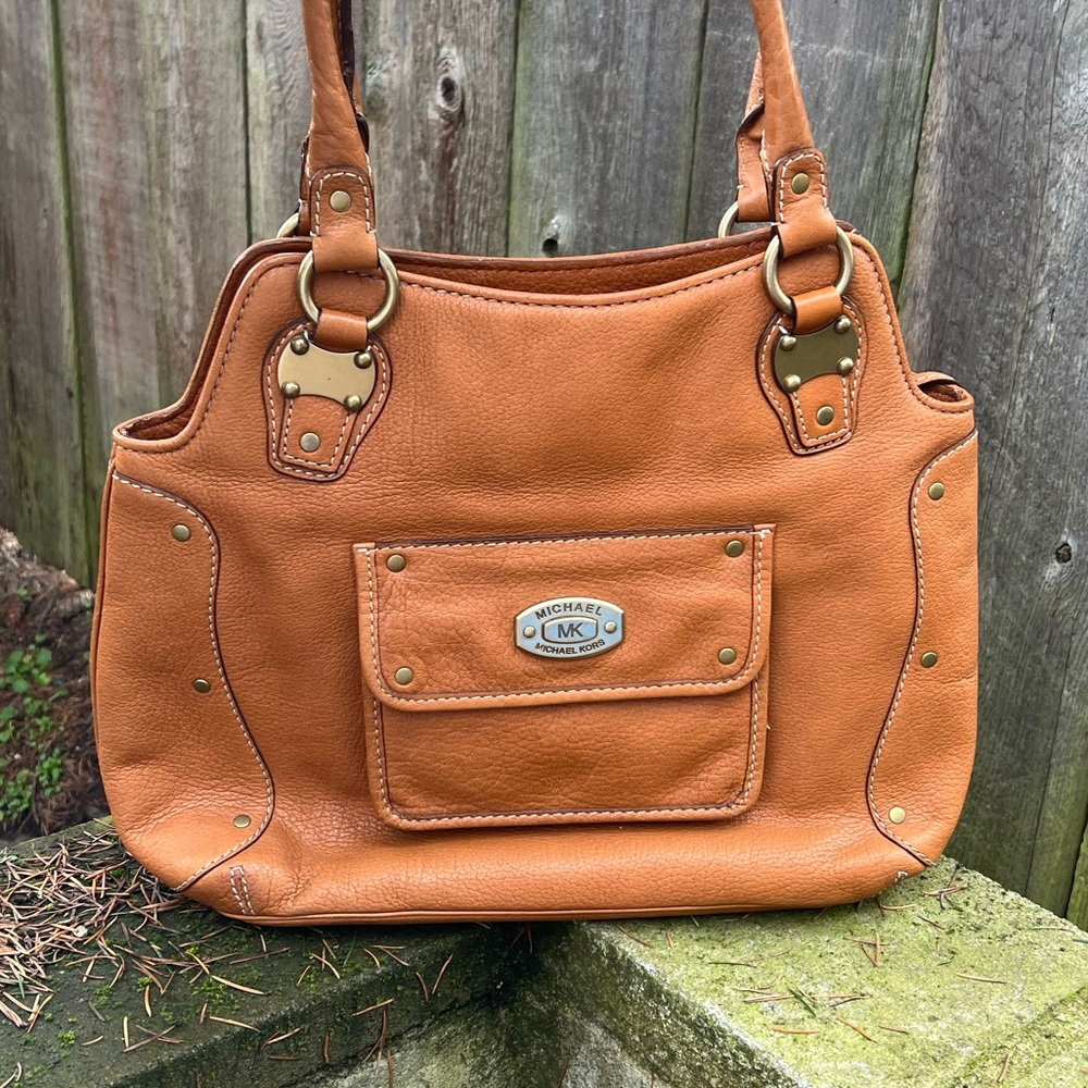 Gorgeous MICHAEL Michael Kors camel leather shoulder bag